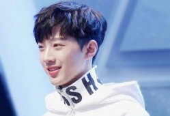 娱乐吃瓜君赖冠霖,娱乐吃瓜界的“瓜王”崛起之路